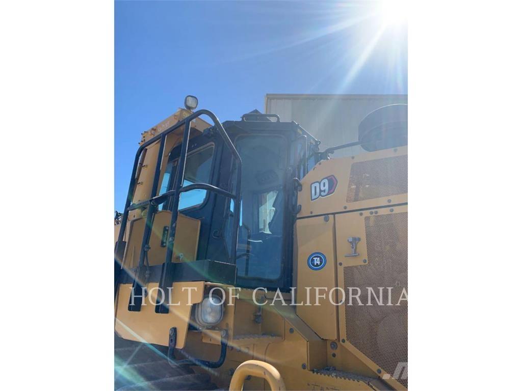 CAT D9 Buldozer sobre oruga