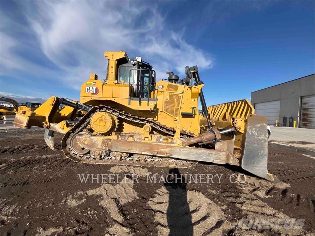 CAT D9 SU Buldozer sobre oruga