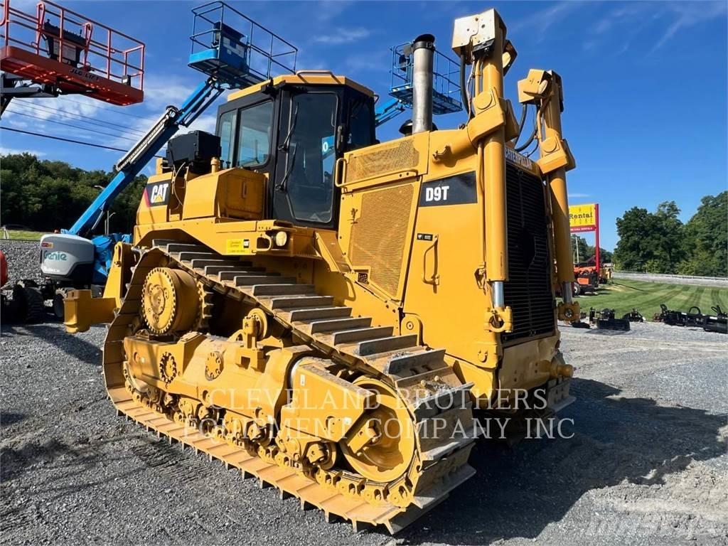 CAT D9T Buldozer sobre oruga