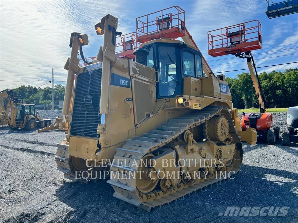 CAT D9T Buldozer sobre oruga