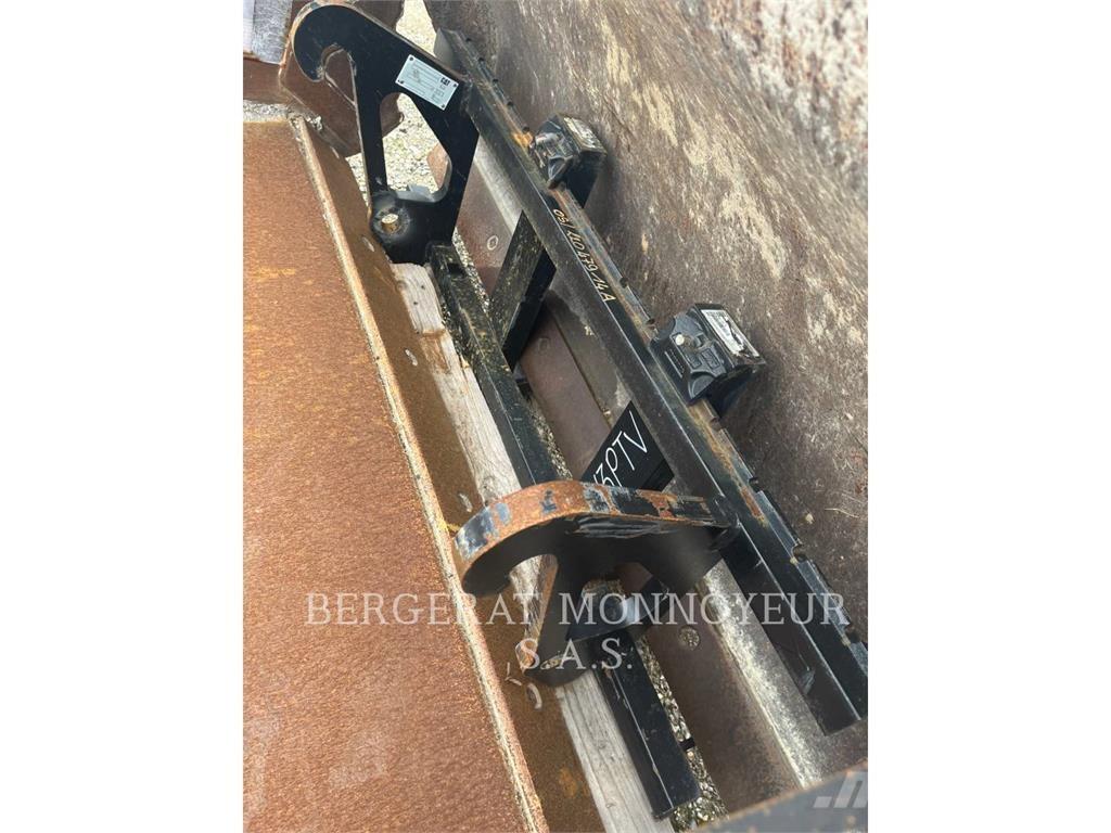 CAT FOURCHE 906 Otros