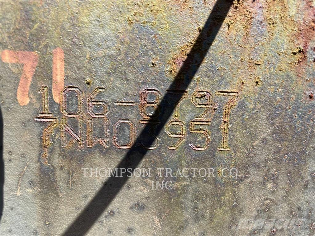 CAT IT38CHIP BUCKET Cucharones