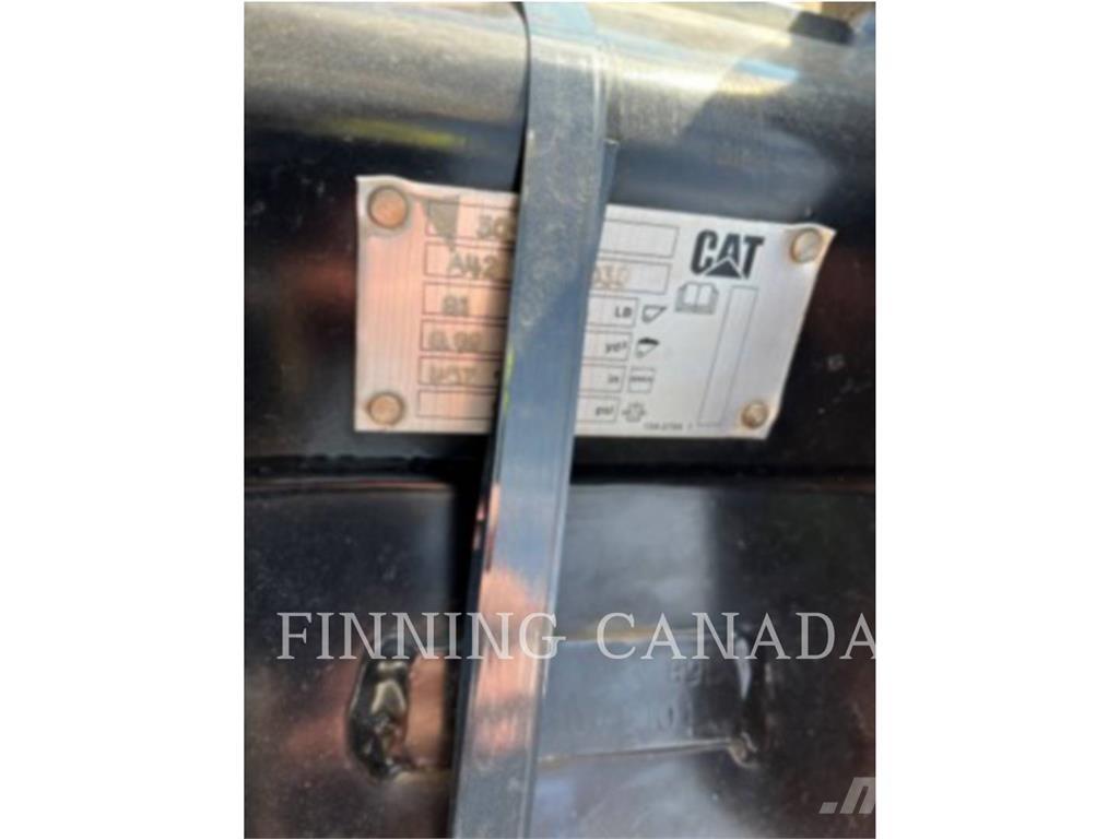 CAT MH3-BD-18 Cucharones