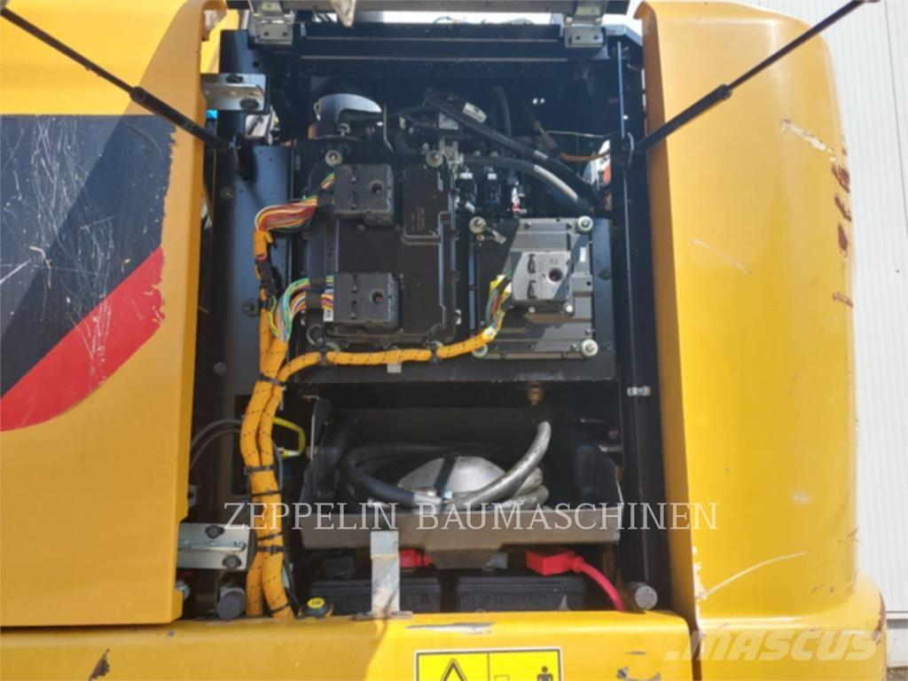 CAT MH3024-06C Excavadoras de demolición