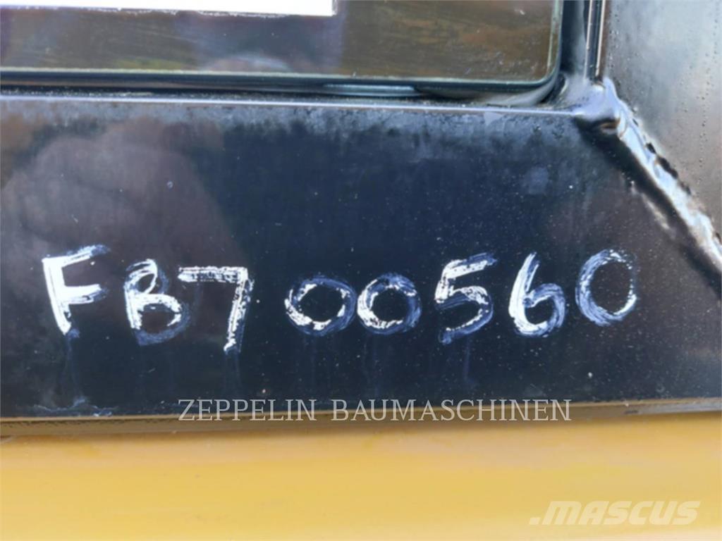 CAT MH3024-06C Excavadoras de demolición