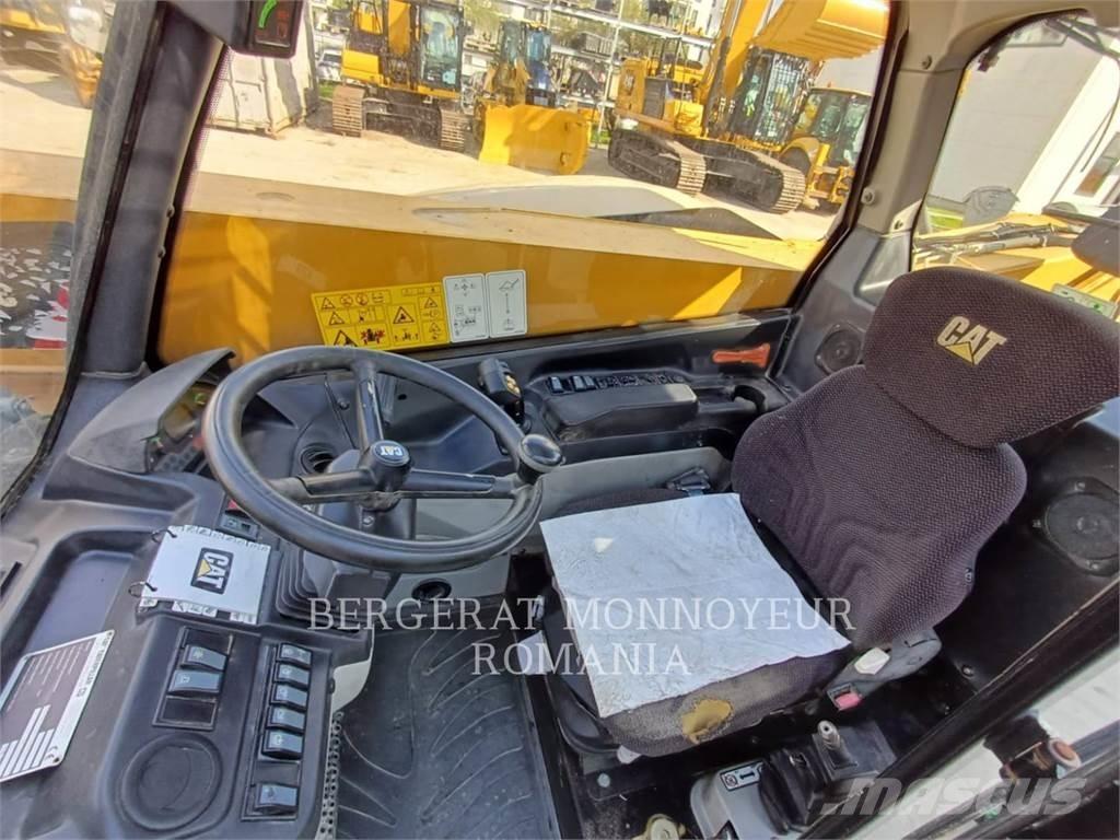 CAT TH407C Carretillas telescópicas