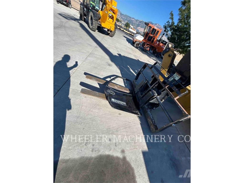 CAT TL1055D CB Carretillas telescópicas