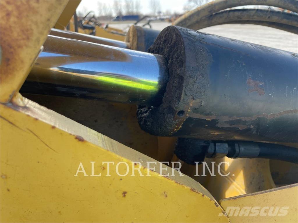 CAT TS180 Raspadoras