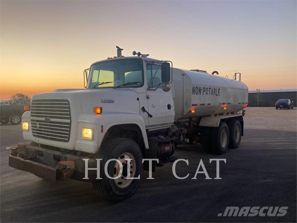 Ford L8000 Camiones cisternas