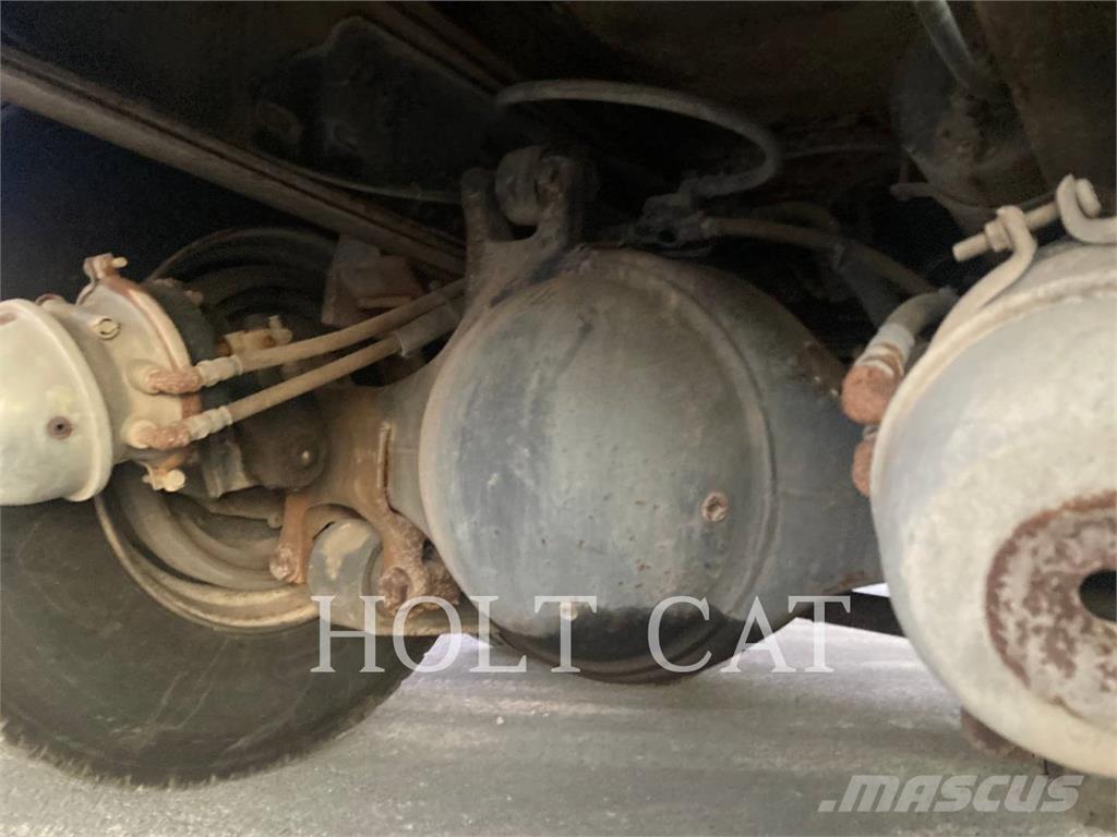 Ford L8000 Camiones cisternas