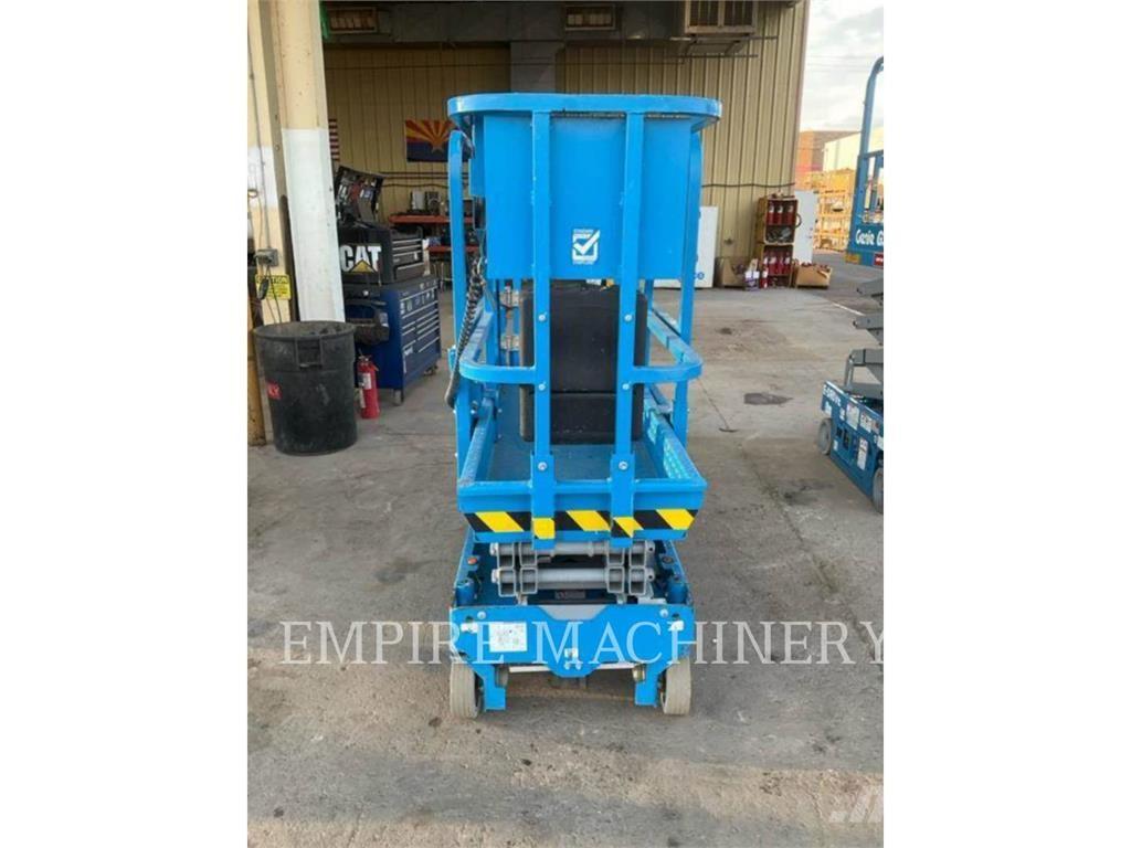 Genie GS1330 Plataformas con brazo de elevación manual