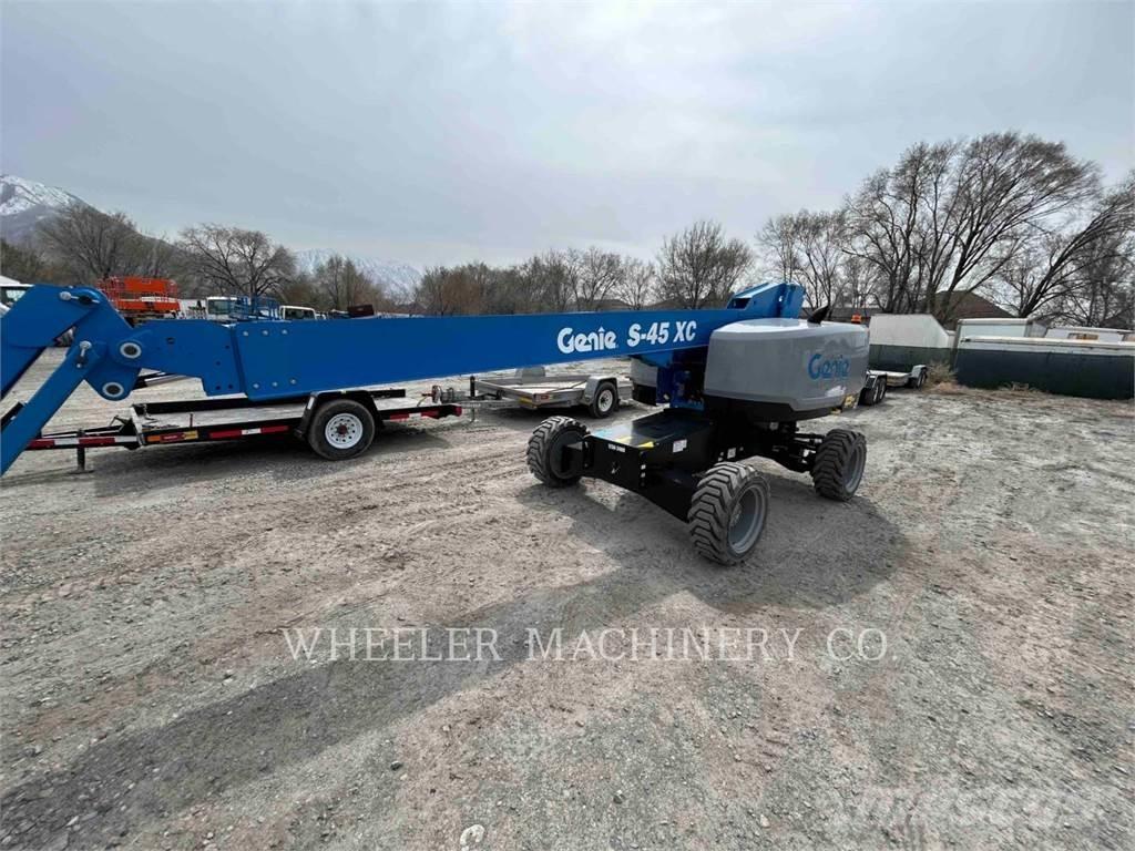 Genie S45XC Plataformas con brazo de elevación manual
