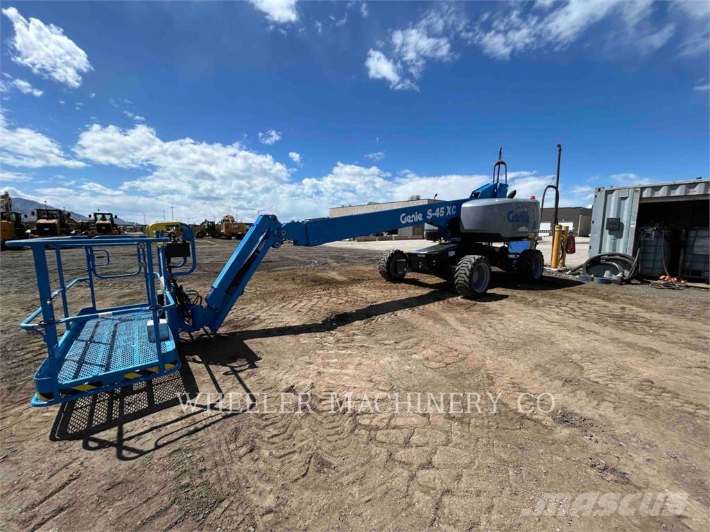 Genie S45XC Plataformas con brazo de elevación manual