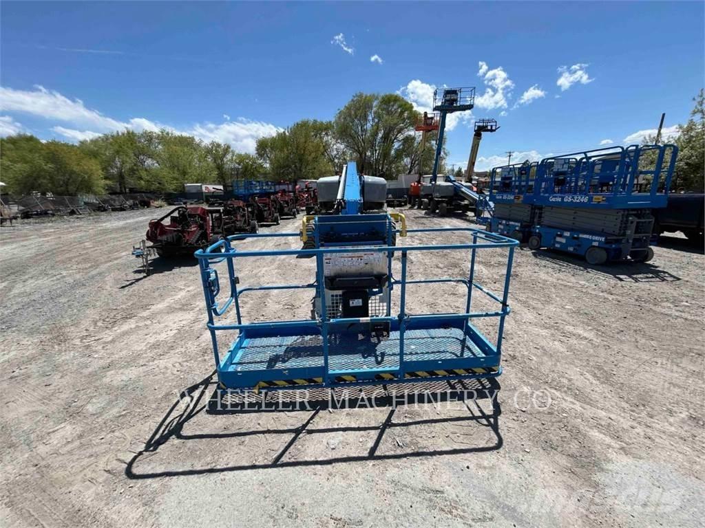 Genie S65XC Plataformas con brazo de elevación manual