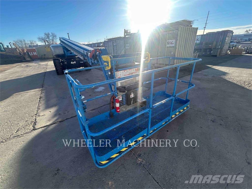 Genie S85XC Plataformas con brazo de elevación manual