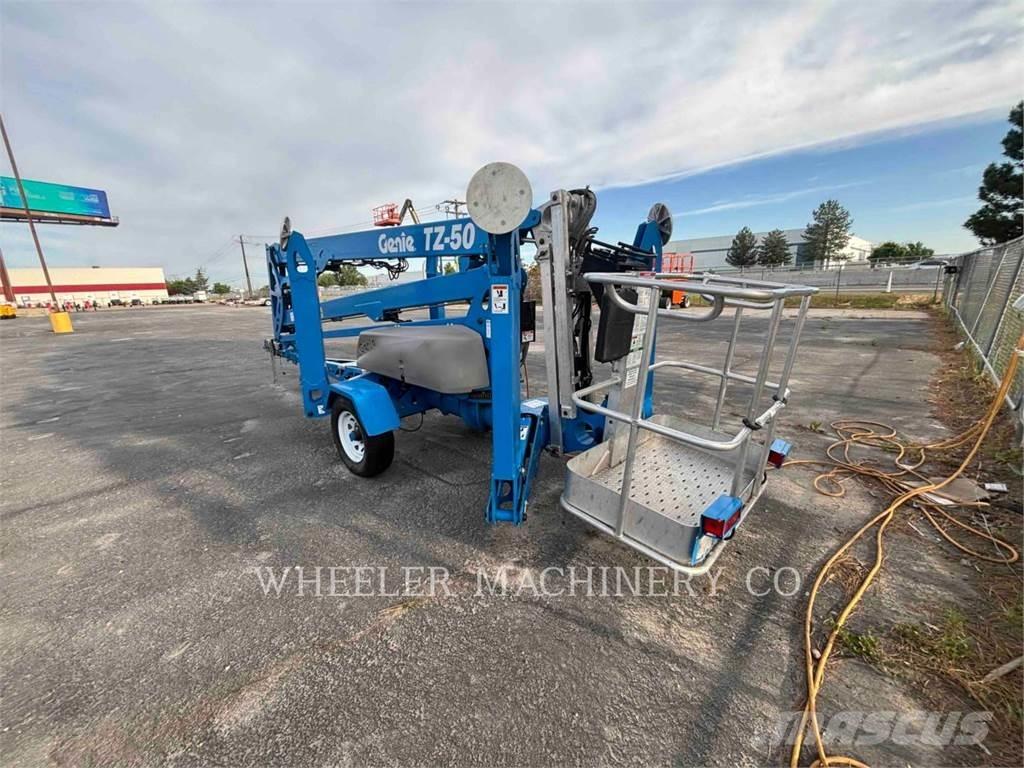Genie TZ50 Plataformas con brazo de elevación manual