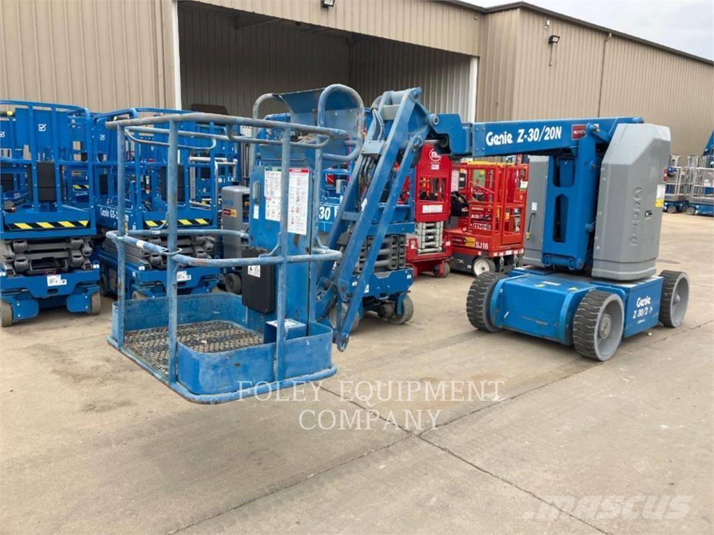 Genie Z30/20N Plataformas con brazo de elevación manual