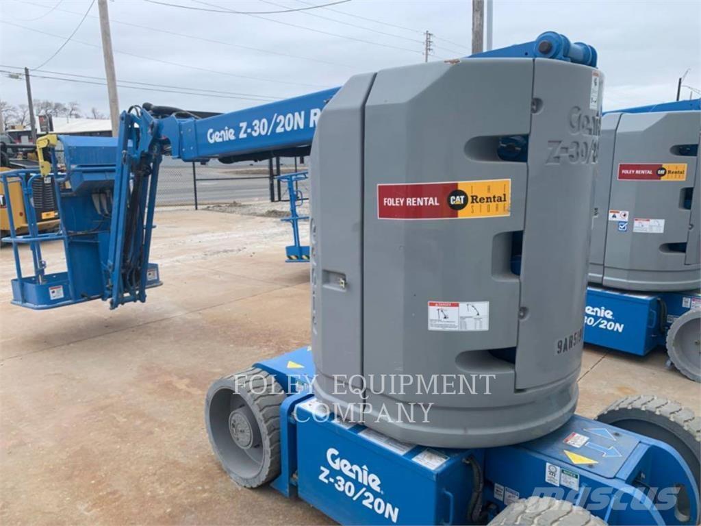 Genie Z30/20NR Plataformas con brazo de elevación manual
