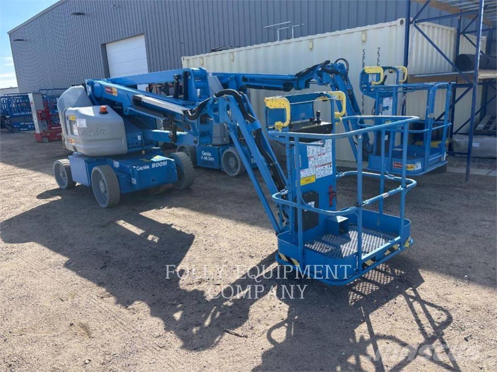 Genie Z40/23NRJ Plataformas con brazo de elevación manual
