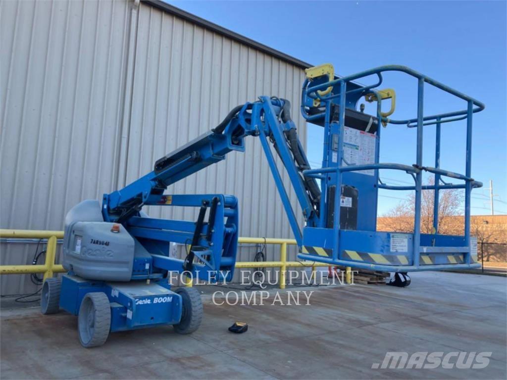 Genie Z40/23NRJ Plataformas con brazo de elevación manual