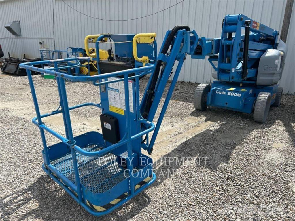 Genie Z40/23NRJ Plataformas con brazo de elevación manual