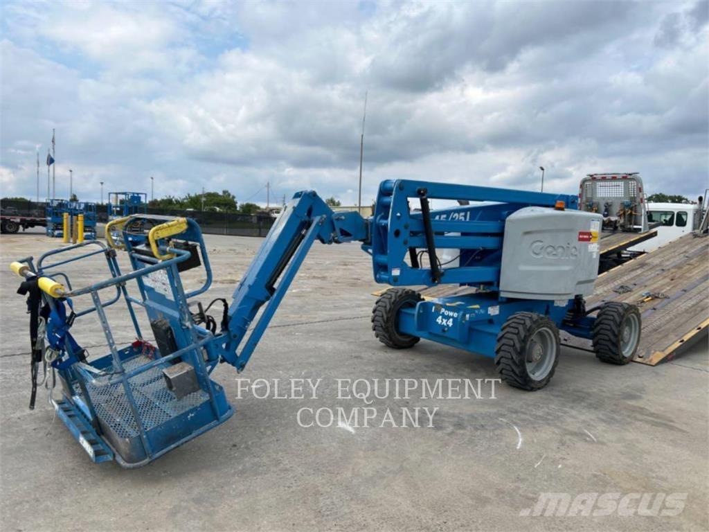 Genie Z45/25JG4 Plataformas con brazo de elevación manual