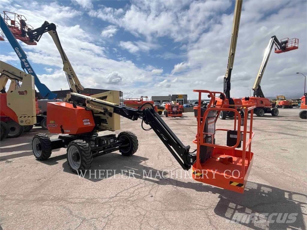 JLG 340AJ Plataformas con brazo de elevación manual