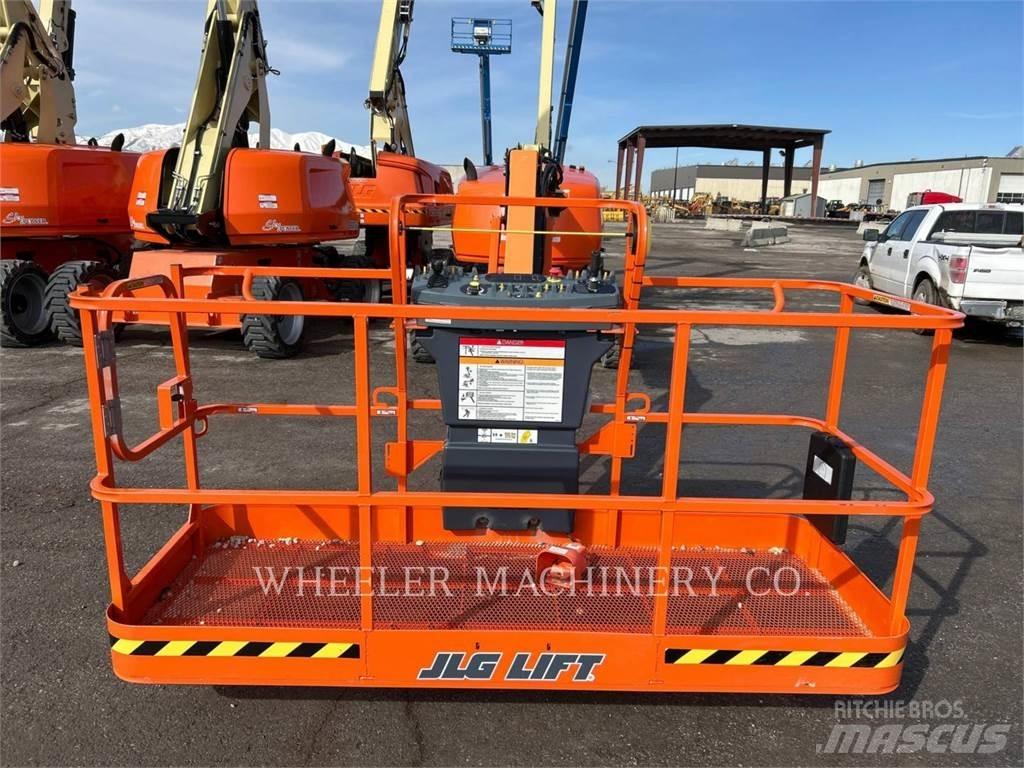 JLG 460SJ Plataformas con brazo de elevación manual