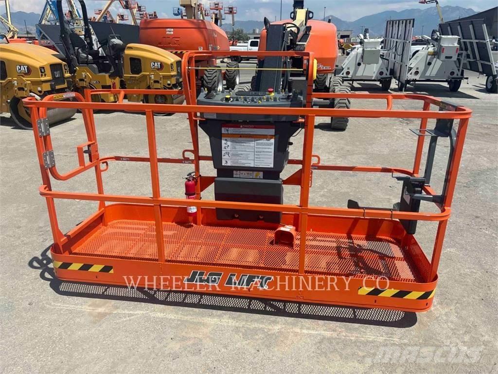 JLG 460SJ SP Plataformas con brazo de elevación manual