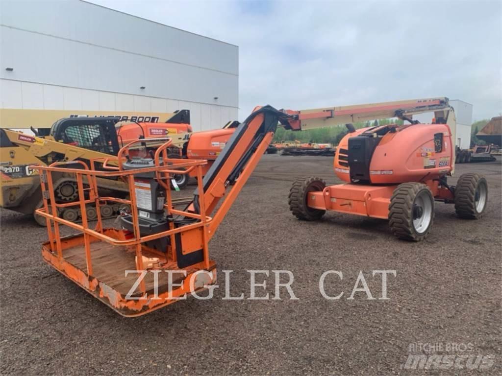 JLG 600AJ Plataformas con brazo de elevación manual