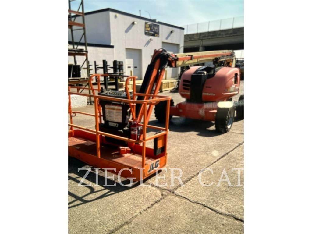 JLG 600AJ Plataformas con brazo de elevación manual