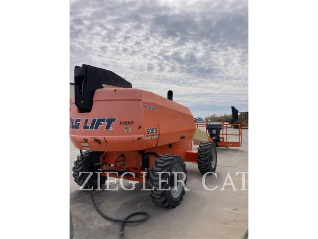 JLG 600S Plataformas con brazo de elevación manual