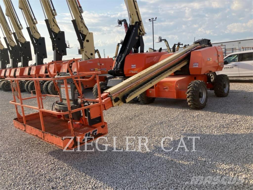 JLG 600S Plataformas con brazo de elevación manual