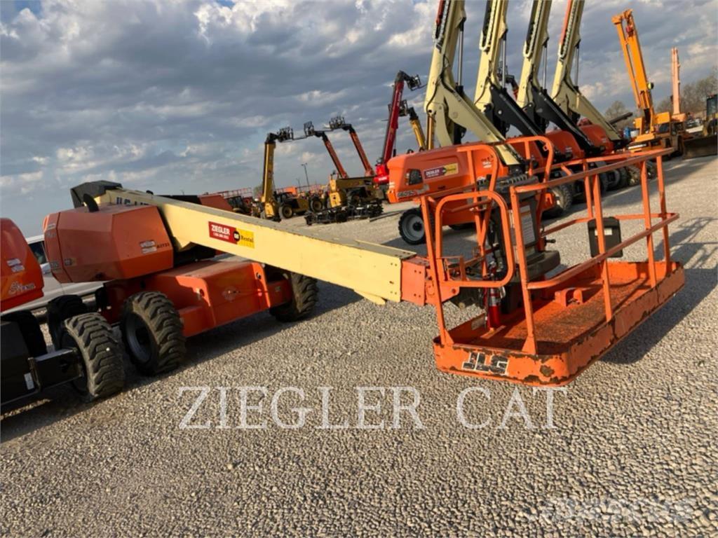JLG 600S Plataformas con brazo de elevación manual