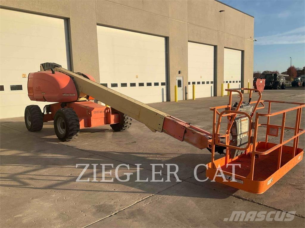 JLG 600S Plataformas con brazo de elevación manual