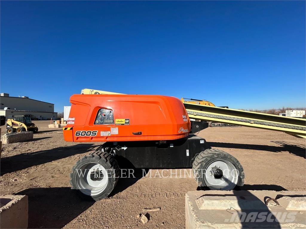 JLG 600S SP Plataformas con brazo de elevación manual