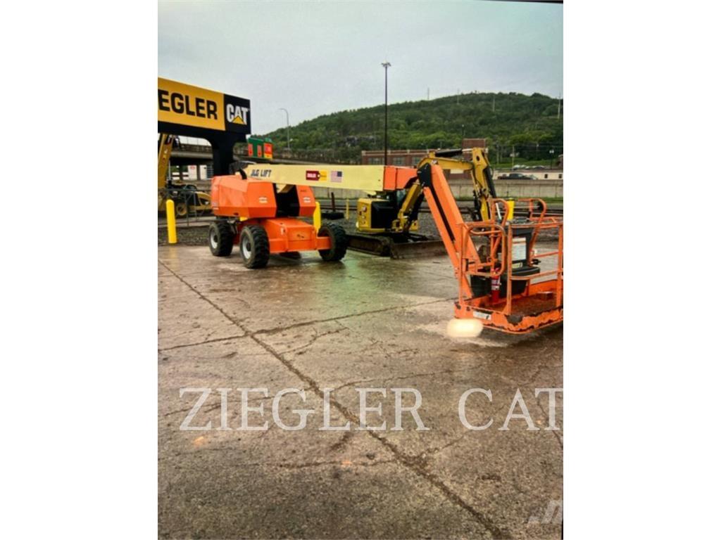 JLG 660SJ Plataformas con brazo de elevación manual