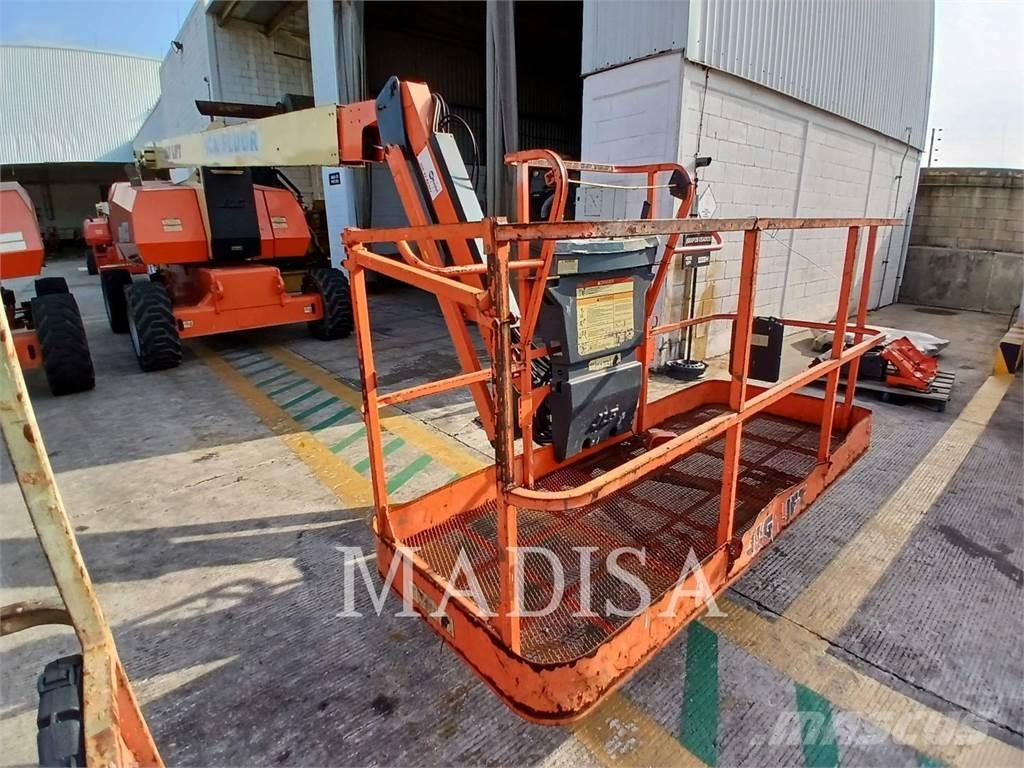 JLG 800 AJ Plataformas con brazo de elevación manual