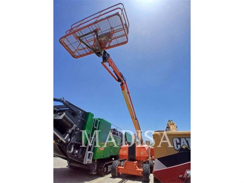 JLG 800 AJ Plataformas con brazo de elevación manual