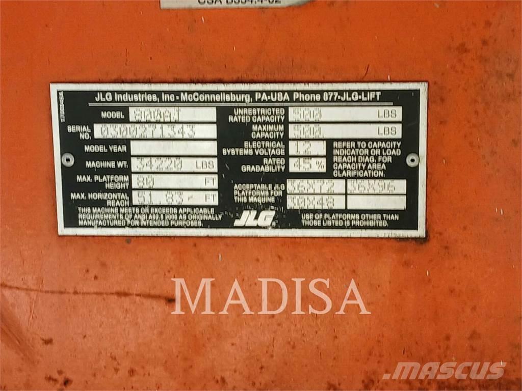 JLG 800 AJ Plataformas con brazo de elevación manual