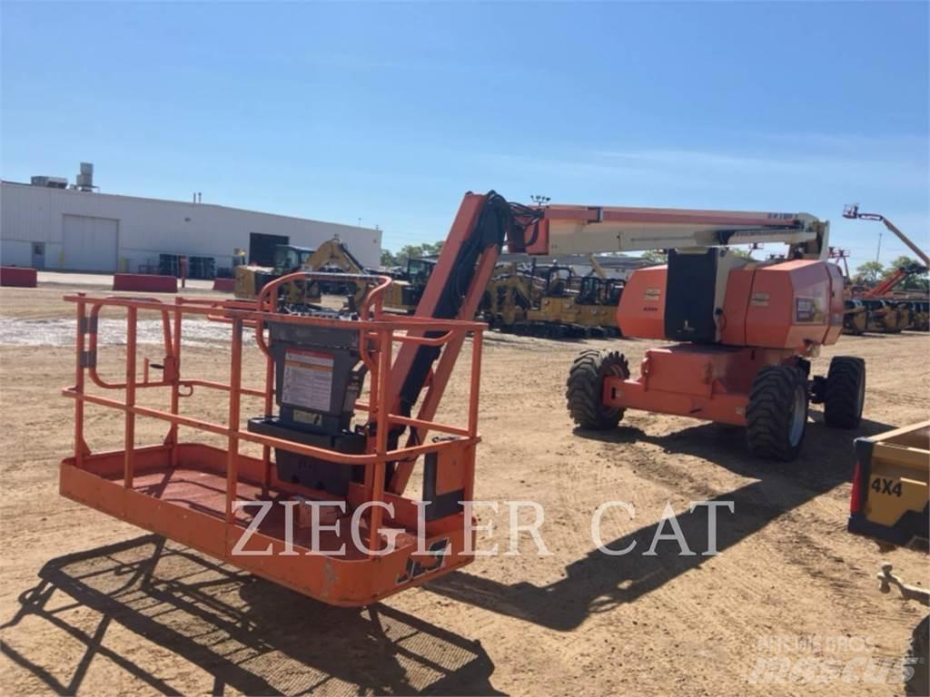 JLG 800AJ Plataformas con brazo de elevación manual