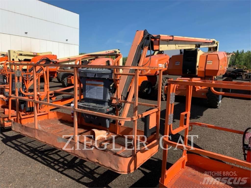 JLG 800AJ Plataformas con brazo de elevación manual