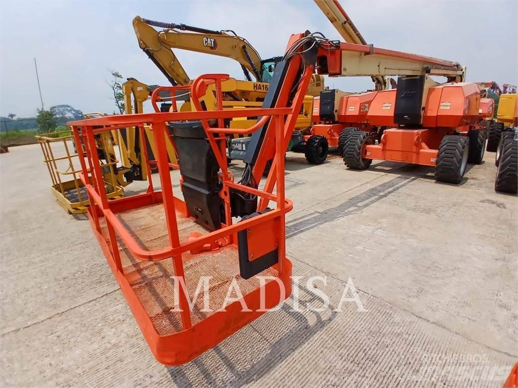 JLG 800AJ Plataformas con brazo de elevación manual