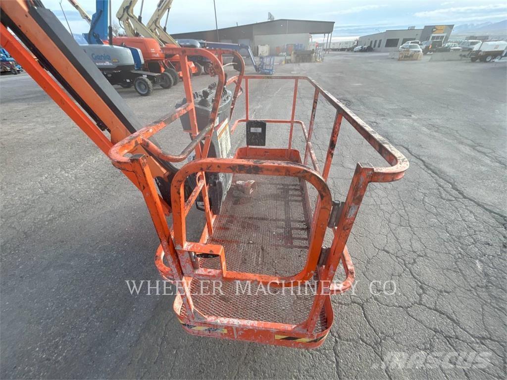 JLG 800AJ SP Plataformas con brazo de elevación manual