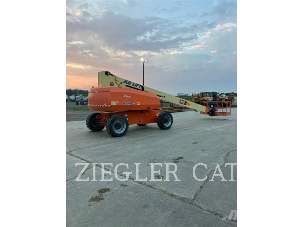 JLG 800S Plataformas con brazo de elevación manual