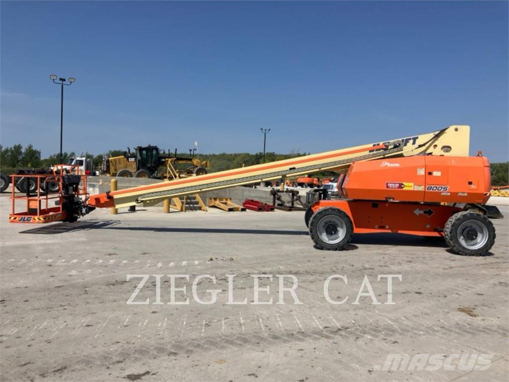 JLG 800S Plataformas con brazo de elevación manual