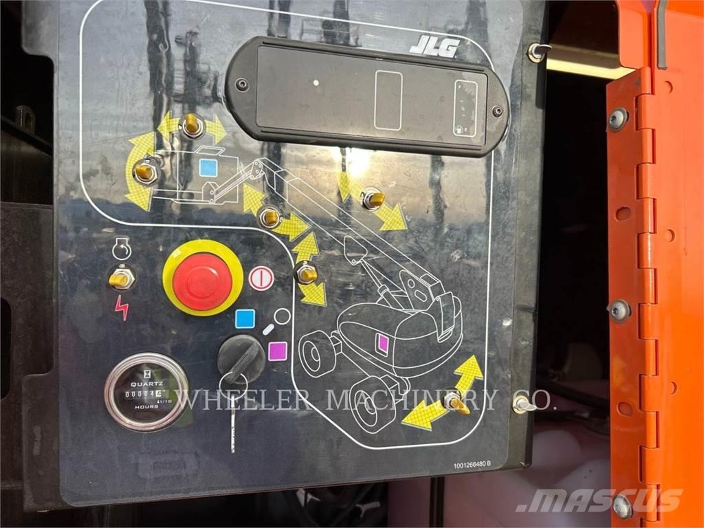 JLG 860SJ SP Plataformas con brazo de elevación manual