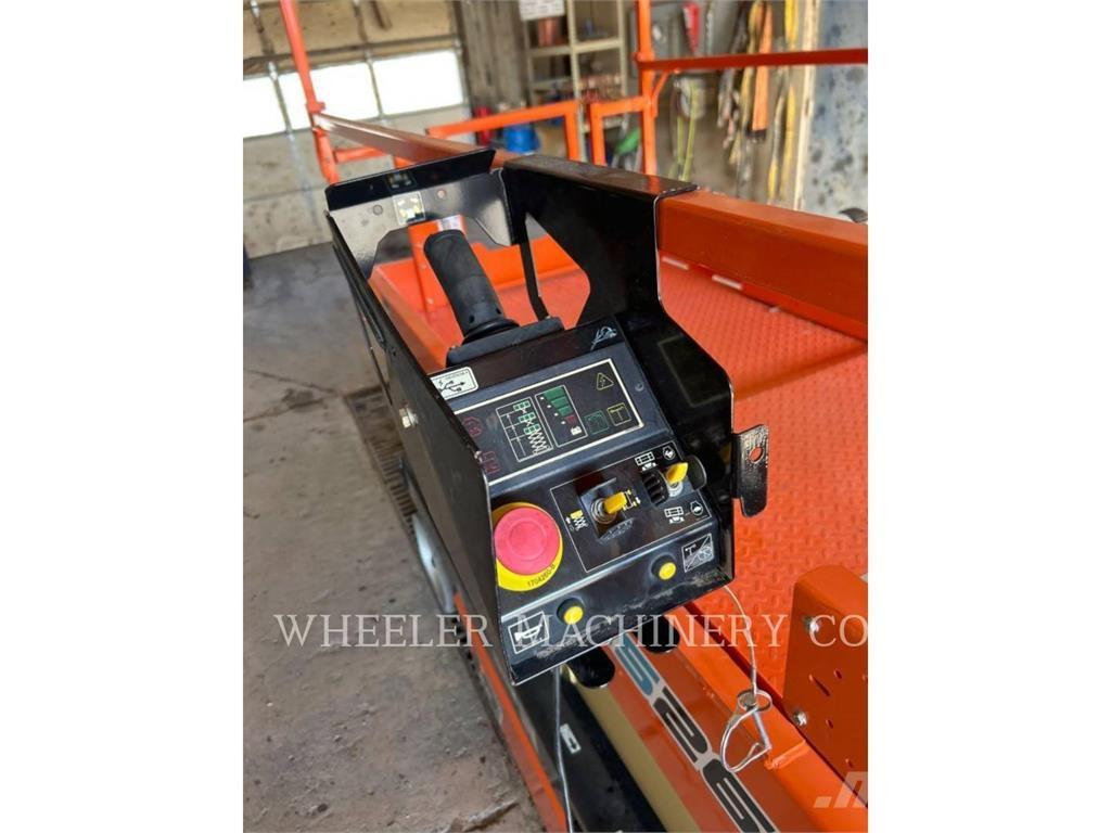 JLG ES2646 Plataformas tijera