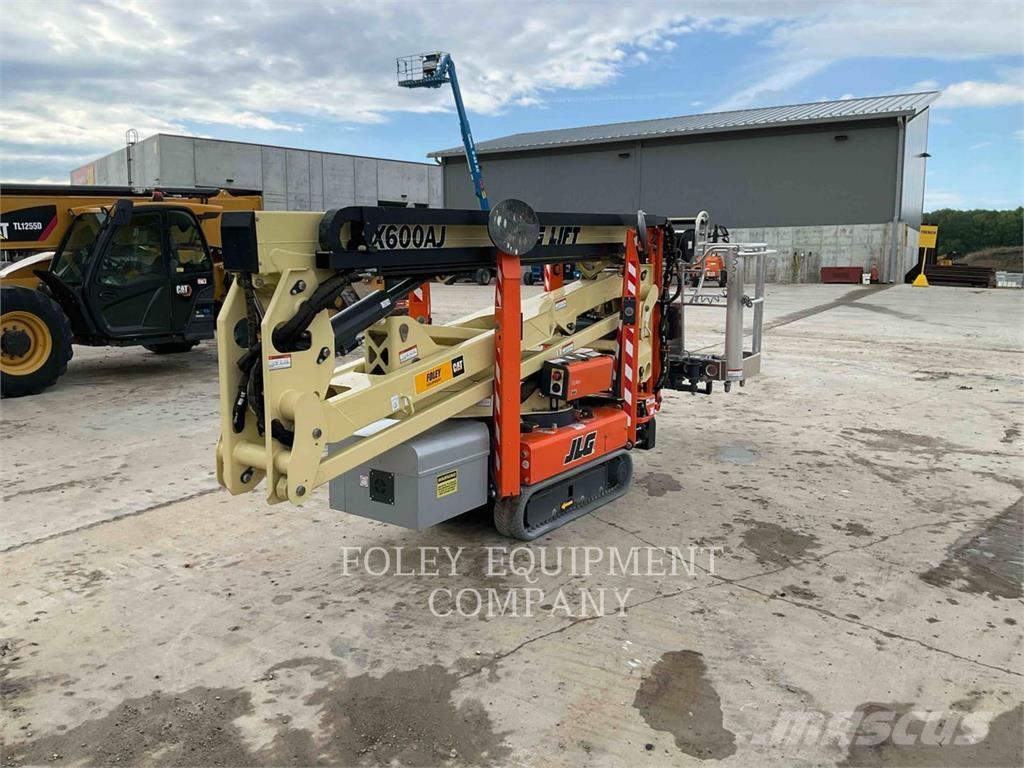 JLG X600AJ Plataformas con brazo de elevación manual