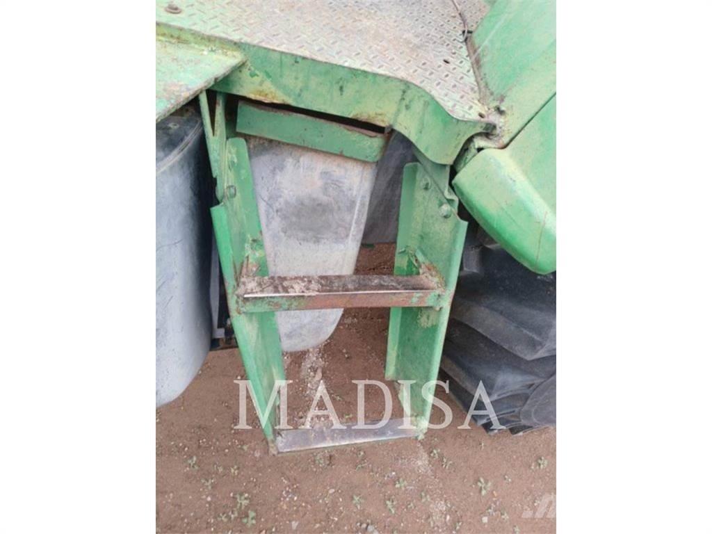 John Deere 6415 Tractores